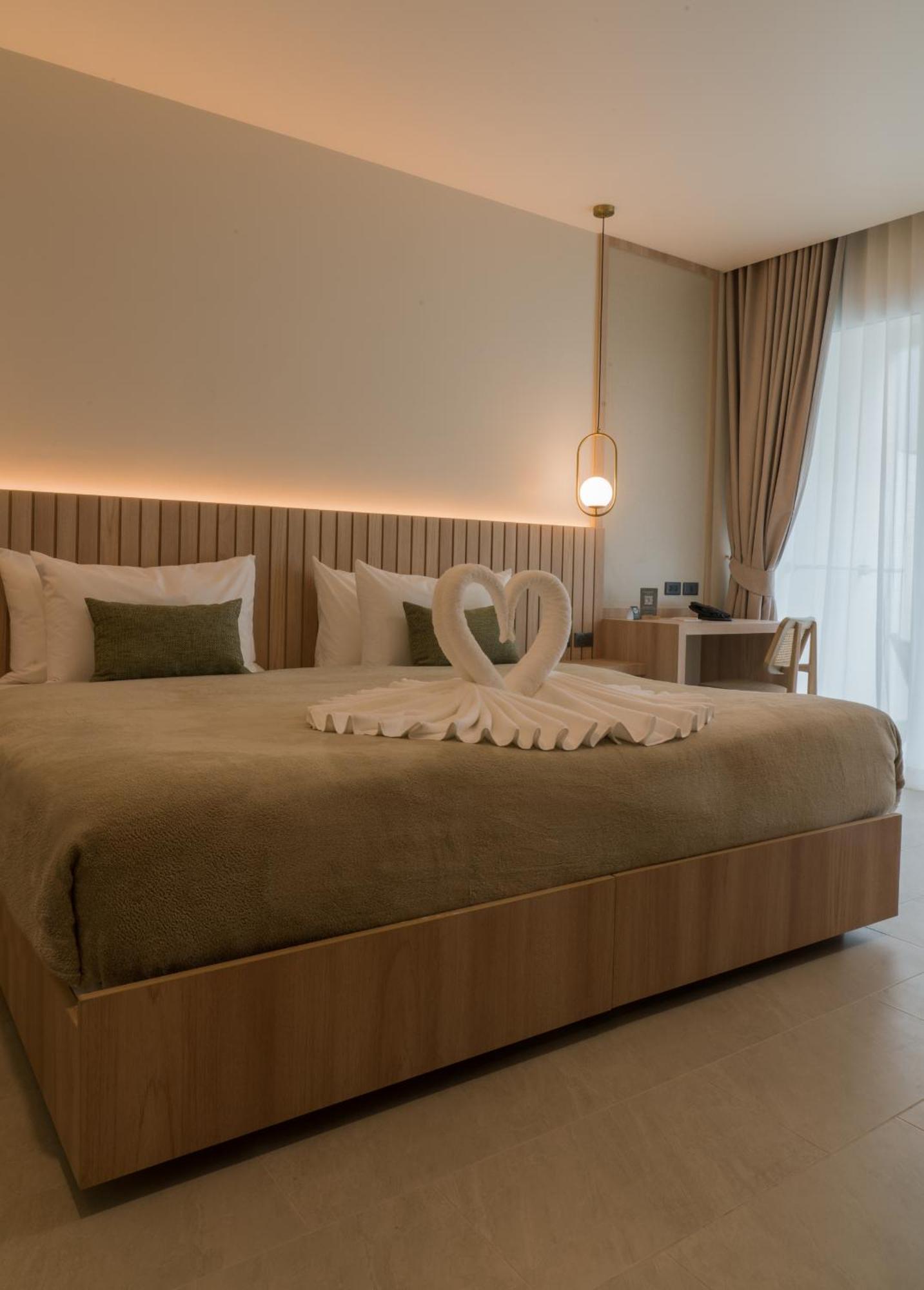 Niranapa Boutique Resort شاطئ كاتا المظهر الخارجي الصورة