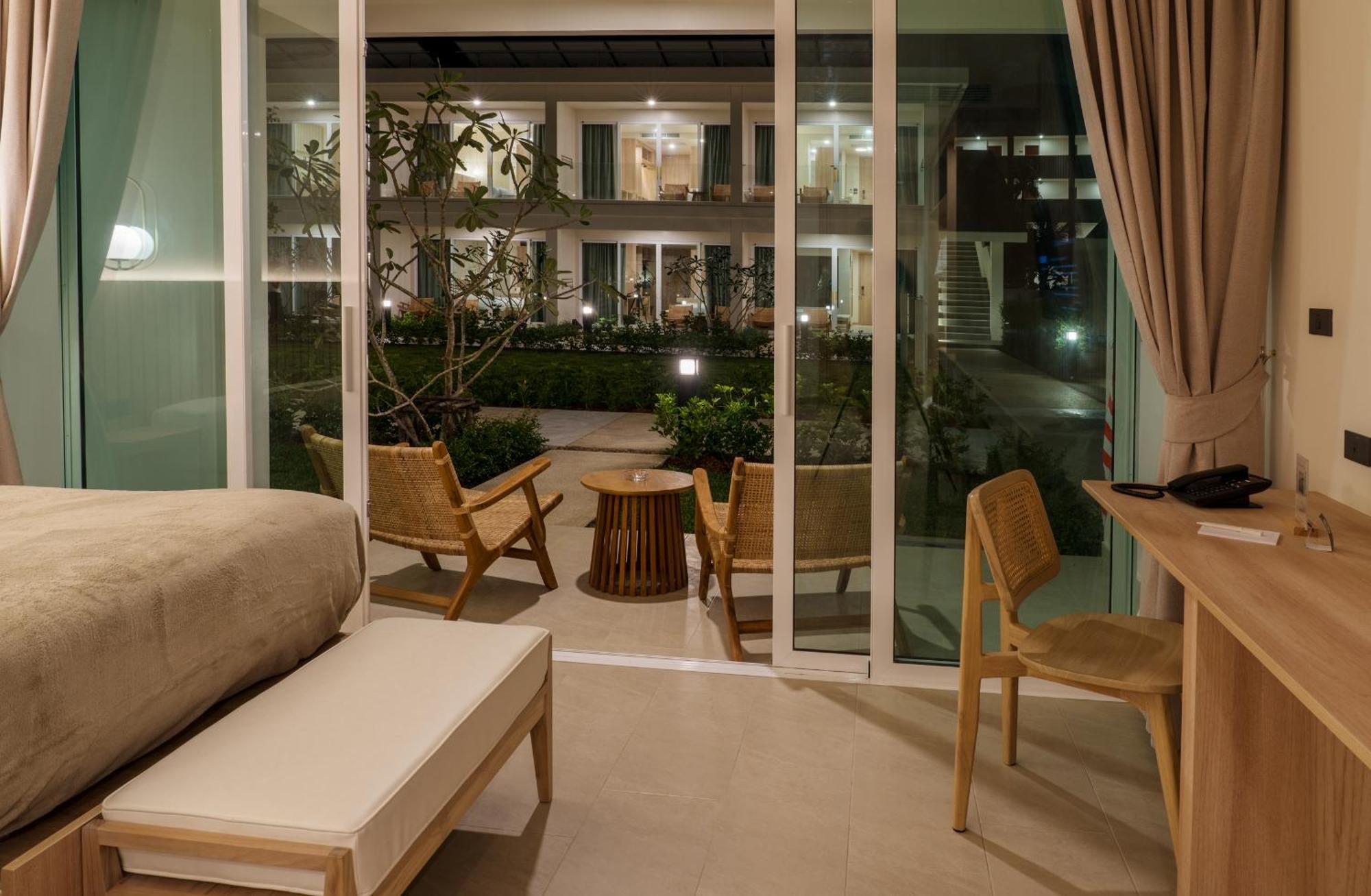 Niranapa Boutique Resort شاطئ كاتا المظهر الخارجي الصورة